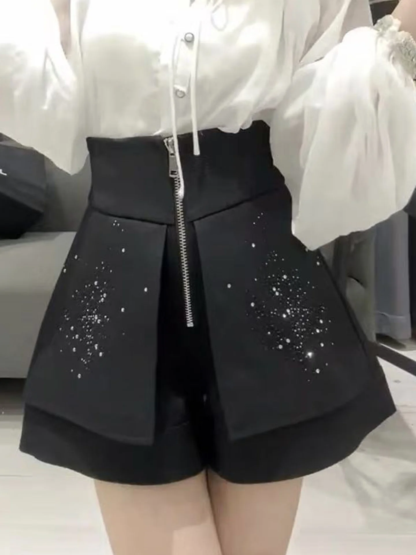 

High Waist A-Line Sequin Shorts Women's Wide Leg Short Pants Retro Style Zipper Design Slimming Effect Casual Comfortable