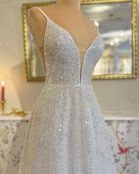 فساتين زفاف تول لامع 2026 مثيرة أشرطة سباغيتي بدون ظهر فساتين العروس على شكل حرف a بدون أكمام طويلة فستان حفلات الزفاف الحديث #3