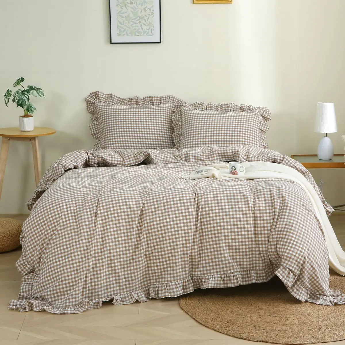 

Комплект постельного белья King Size из 3 предметов: пододеяльник с рюшами в белую клетку цвета тауп, 100% стираный хлопок, винтажный клетчатый узор