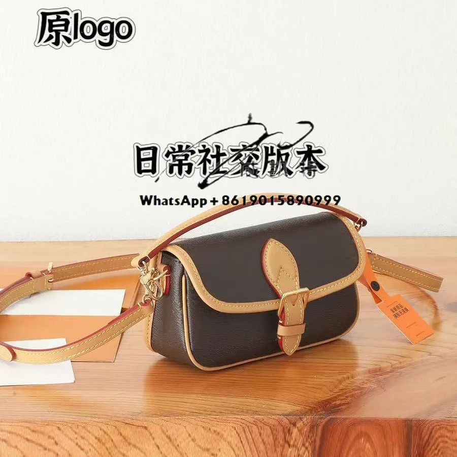 

25 new high version, mini baguette classic presbyopia shoulder bag, hand carry shoulder and back diagonal span