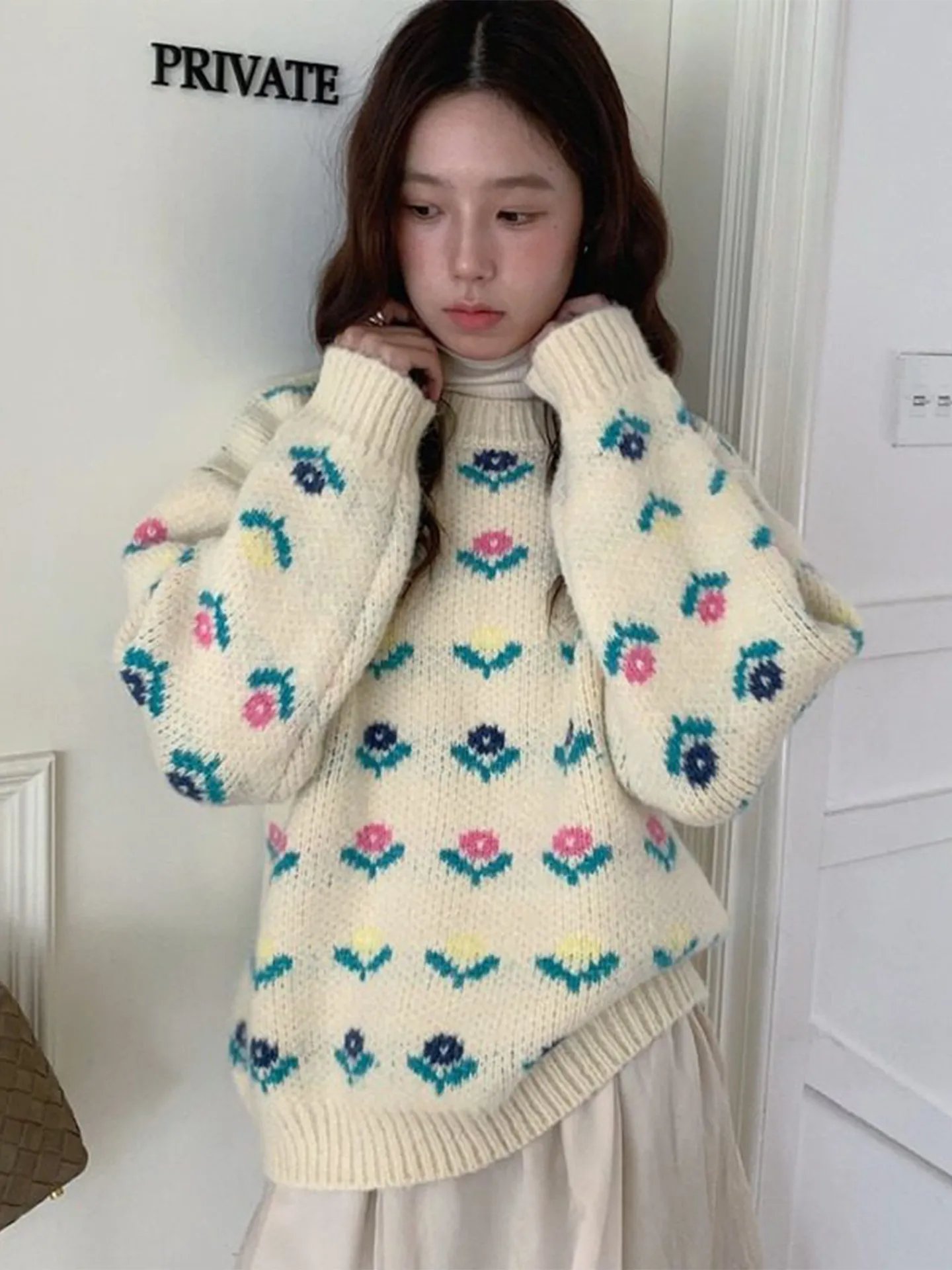 

Clothland Women Sweet Floral Knitting Sweater O Neck Long Sleeve Pullover Female Cute Fashion Knitwear Tops HA646