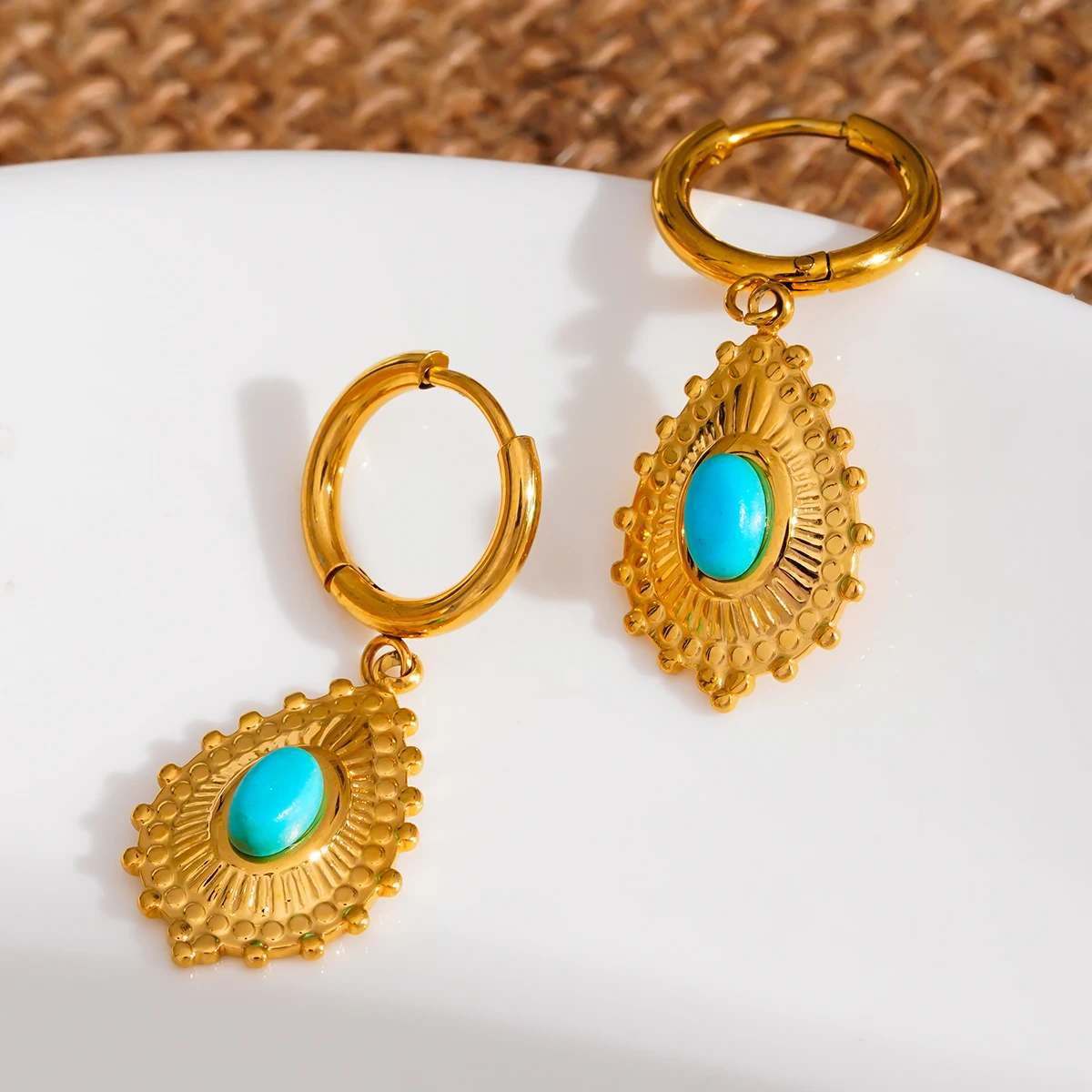 14k gold-plated stainless steel turquoise inlaid pendant, retro and magnificent court-style pendant earrings, ear ring design