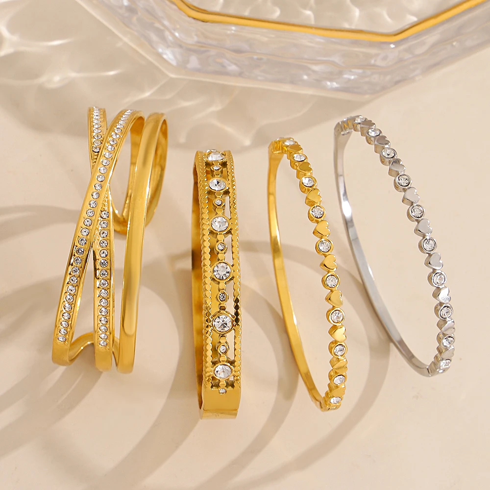 

Freetry Fashion Waterproof Stainless Steel Bangle Cuff Bracelet for Women Sparkling Rhinestone Heart Round Spring Buckle Jewelry