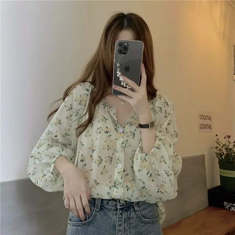 甘い新鮮な花柄シフォンシャツ女性のデザインセンセーションニッチエレガント薄い韓国スタイル日焼け止め長袖トップ