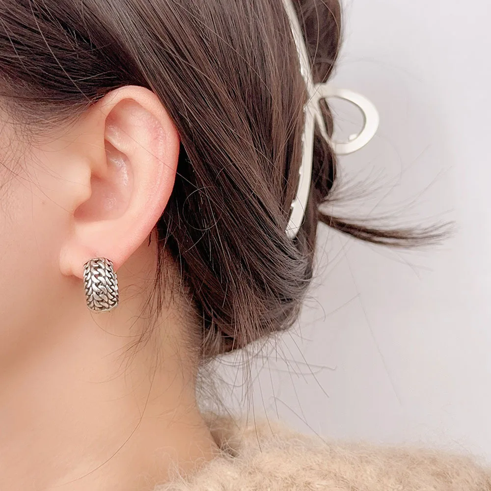 Vintage Temperament Twist Metal Geometric Hoop Earrings for Women Party Gifts Sweet Fashion Jewelry Simply Design Accessories