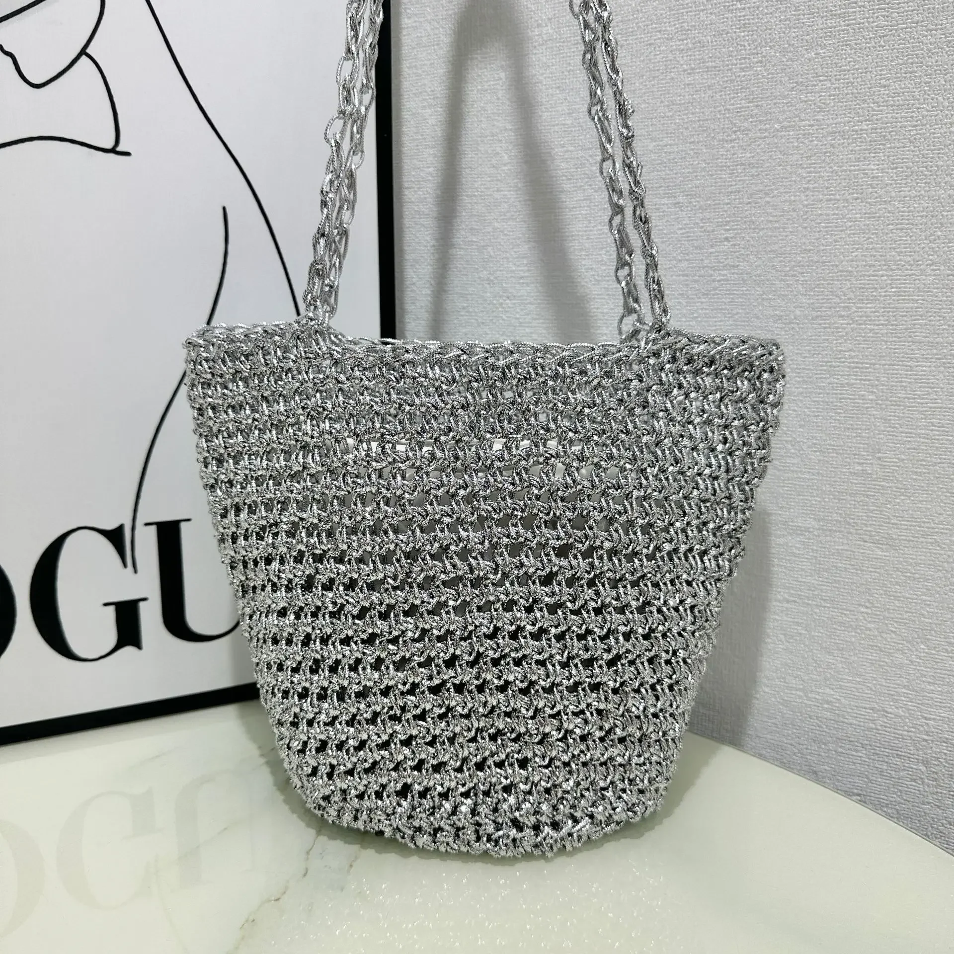 

Полая серебряная сумка-ведро, сумка-тоут с металлической текстурой, тканые сумки на плечо для женщин, вязаная крючком сумка ручной работы, сумка-шоппер, бродяги