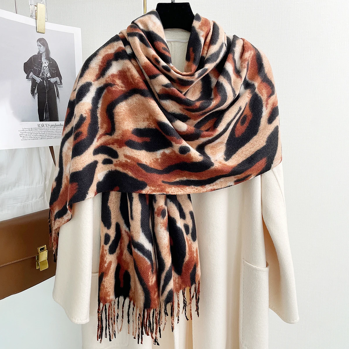 Tiger Stripes Print Large Soft Pashminas Wedding Shawl Cute Tassel Scarf Wraps Cashmere Feeling Fringe Scarf Unisex Long Scarf