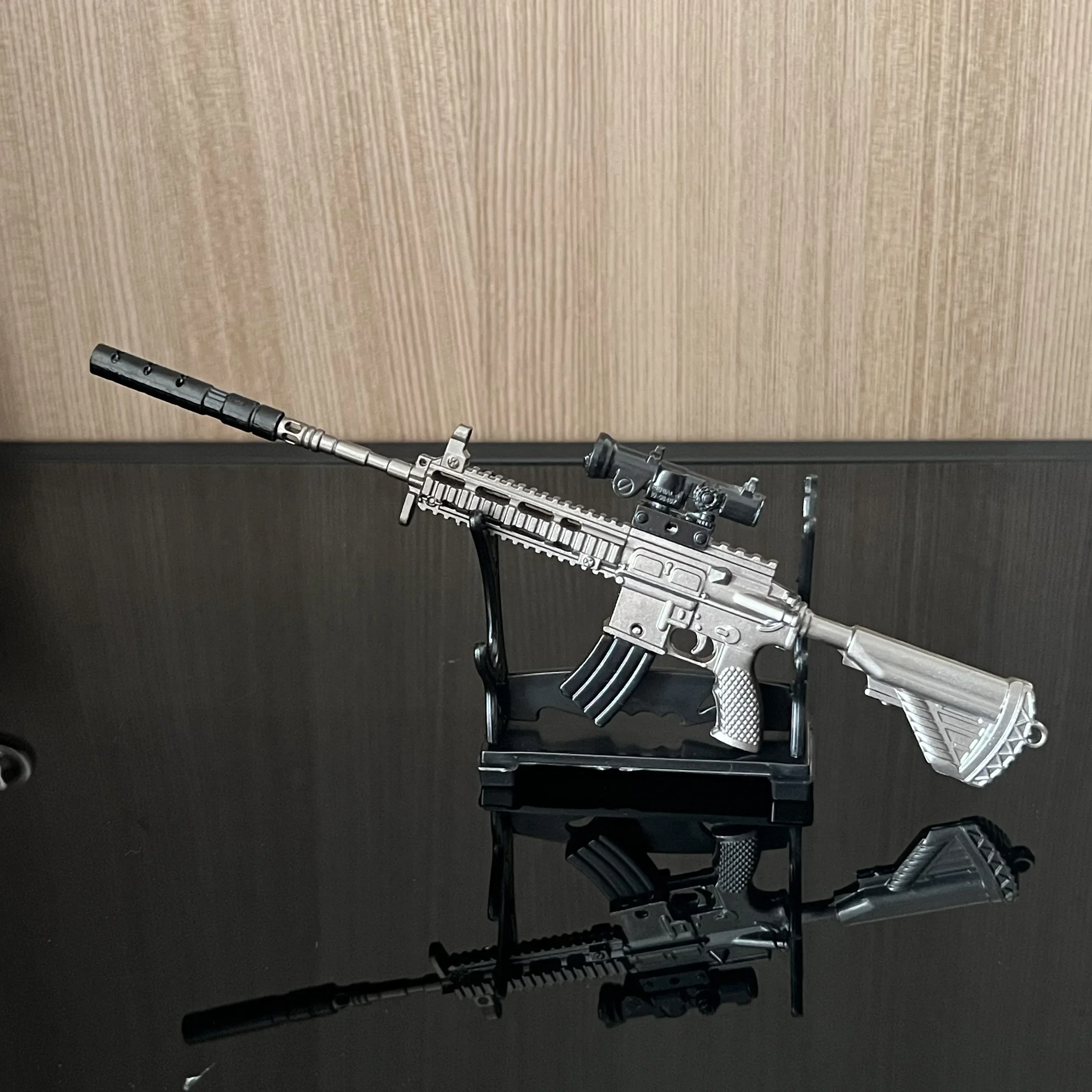 سبيكة بندقية نموذج صغير M416 مسدس لعبة 20 سنتيمتر أغسطس مسدس لعبة سطح المكتب زينة زخرفية الصبي الكبار هدية الكريسماس