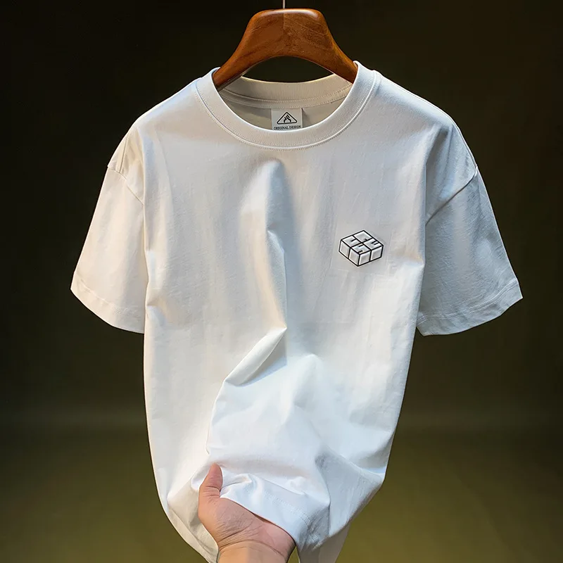 تي شيرت رجالي بأكمام قصيرة 2025 صيفي جديد فضفاض وعصري على طراز الشارع تصميم بسيط وعصري مطبوع