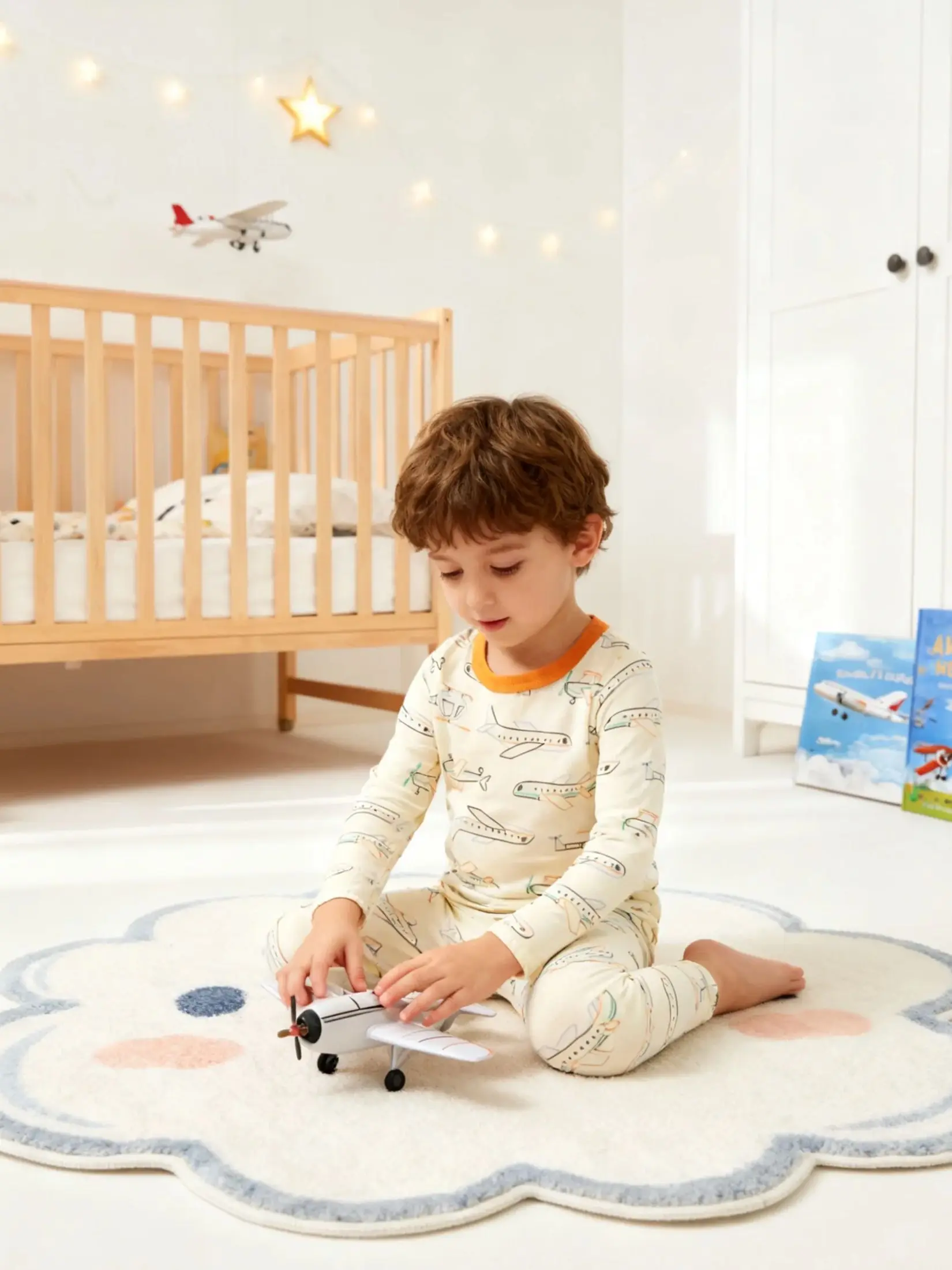 Kinder-Schlafanzug-Set aus 100% Baumwolle mit Vollflächigem Cartoon-Flugzeug-Druck, Langarm-Pyjama für Kinder von 1-8 Jahren, 2-teilig – Detail 2