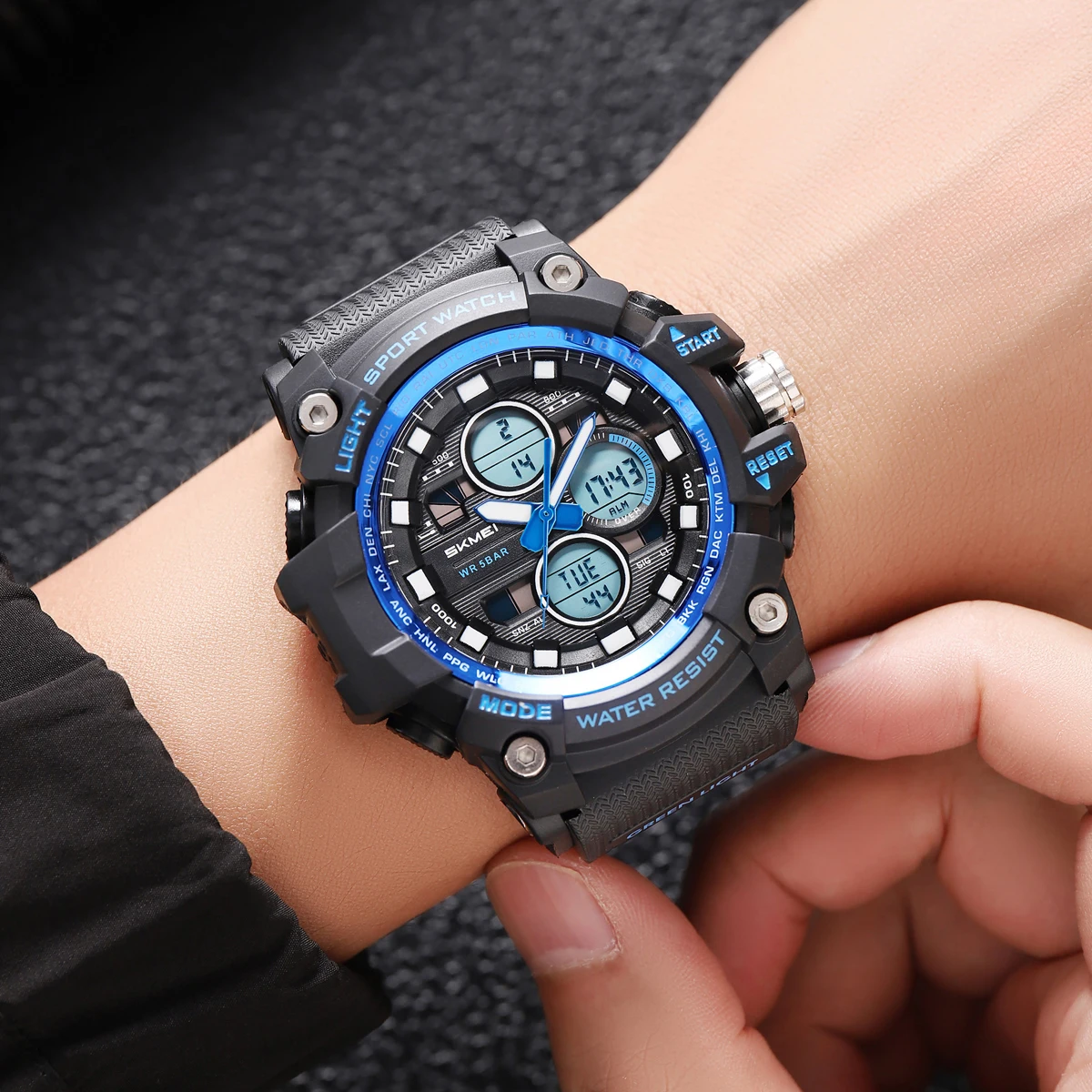 SKMEI Fashion Large Dial Digital Electronic Watch Outdoor Sports Watches For Men Waterproof Quartz Wristwatches Horloges Mannen