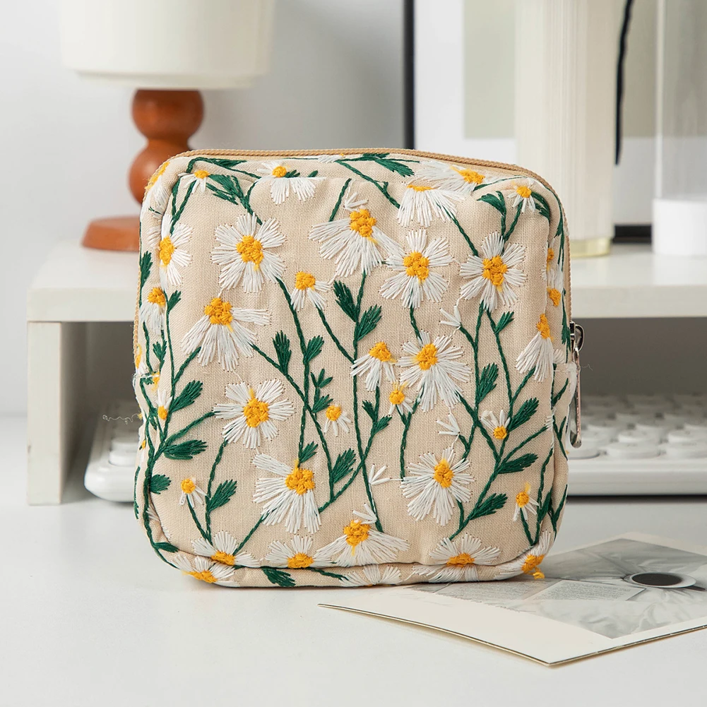 Women's Cosmetic Bag Portable Canvas Makeup Bag With Daisy Embroidery Travel Organizer Essentials Toiletry Bags