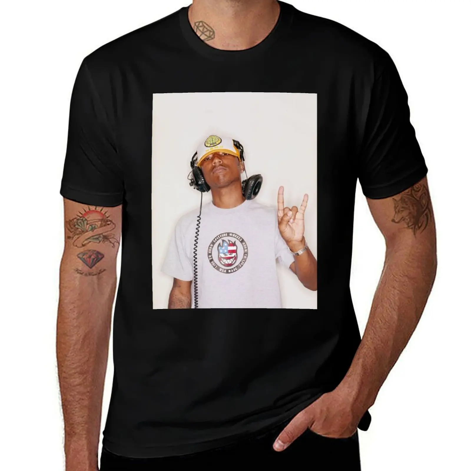 

Pharrel N.E.R.D. T-Shirt Street Art Print Tee Shirt