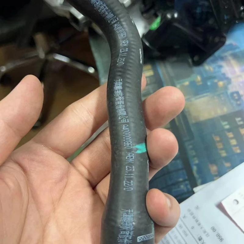 

Crankcase ventilation hose for Dongfeng Aeolus Huge