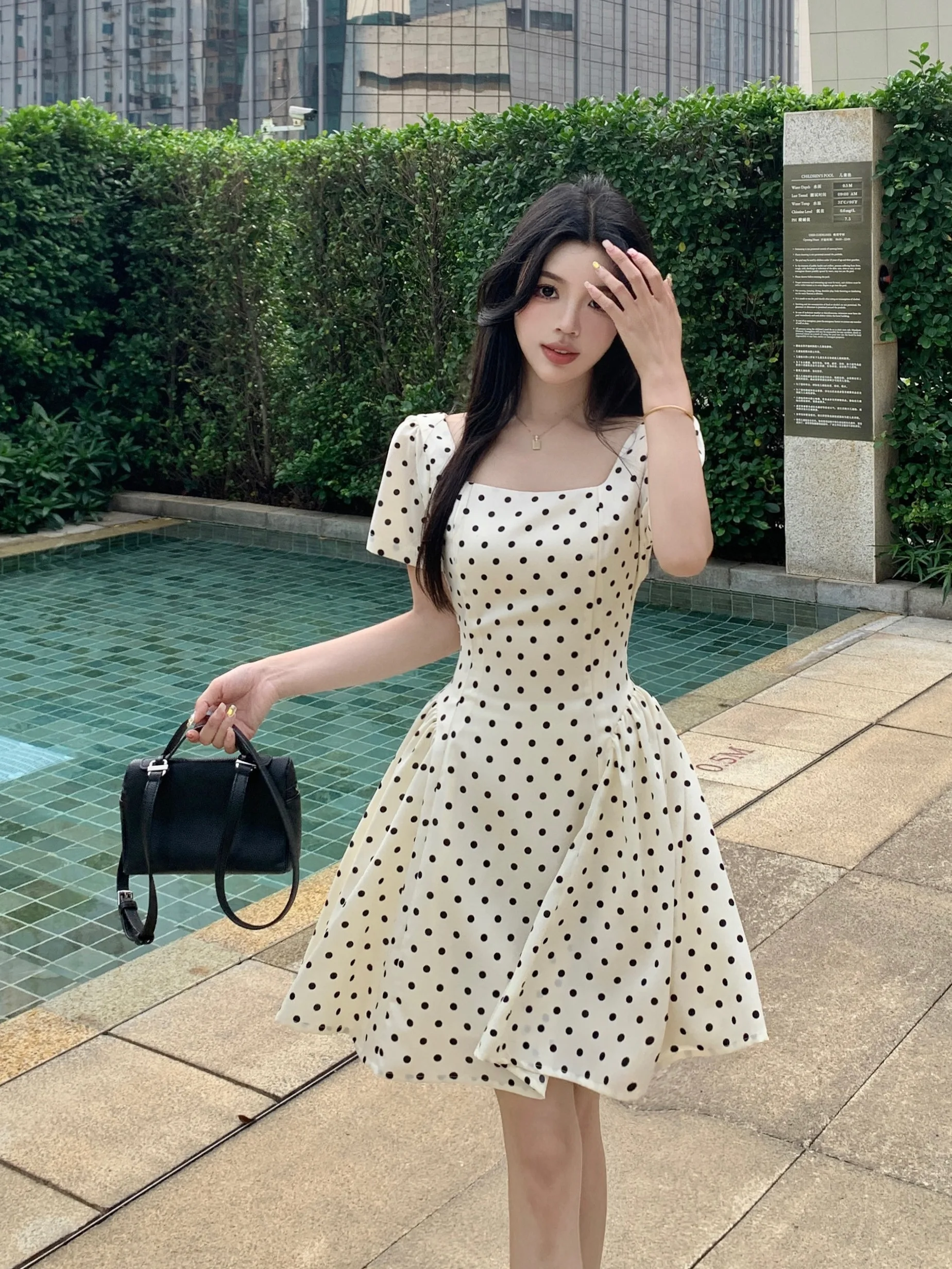 

Элегантное женское платье больших размеров с открытой спиной, в горошек, с квадратным вырезом, летнее, приталенное, А-силуэт, короткое, для офиса, с коротким рукавом