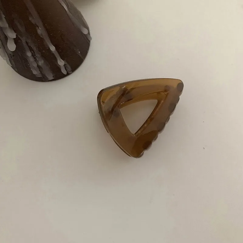 Accesorios para el cabello Acrílico transparente Triángulo geométrico Horquilla Cierre de cabello Pequeño Moda Retro Diamante Plástico Крабики Для Волос