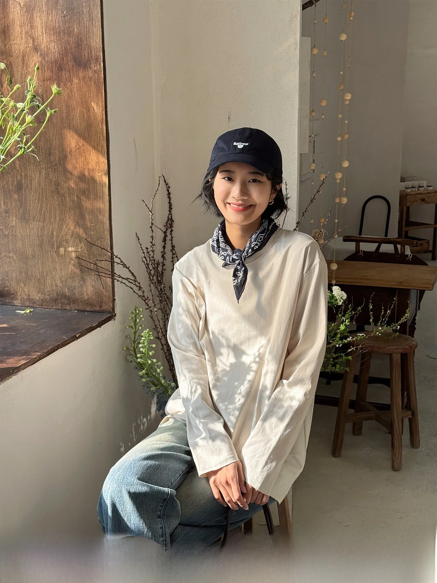 

Женская базовая футболка Zhou Xiaoya: бежевая, модная, летняя, с круглым вырезом, из чистого хлопка, удобная, с длинным рукавом, повседневная, стандартный крой