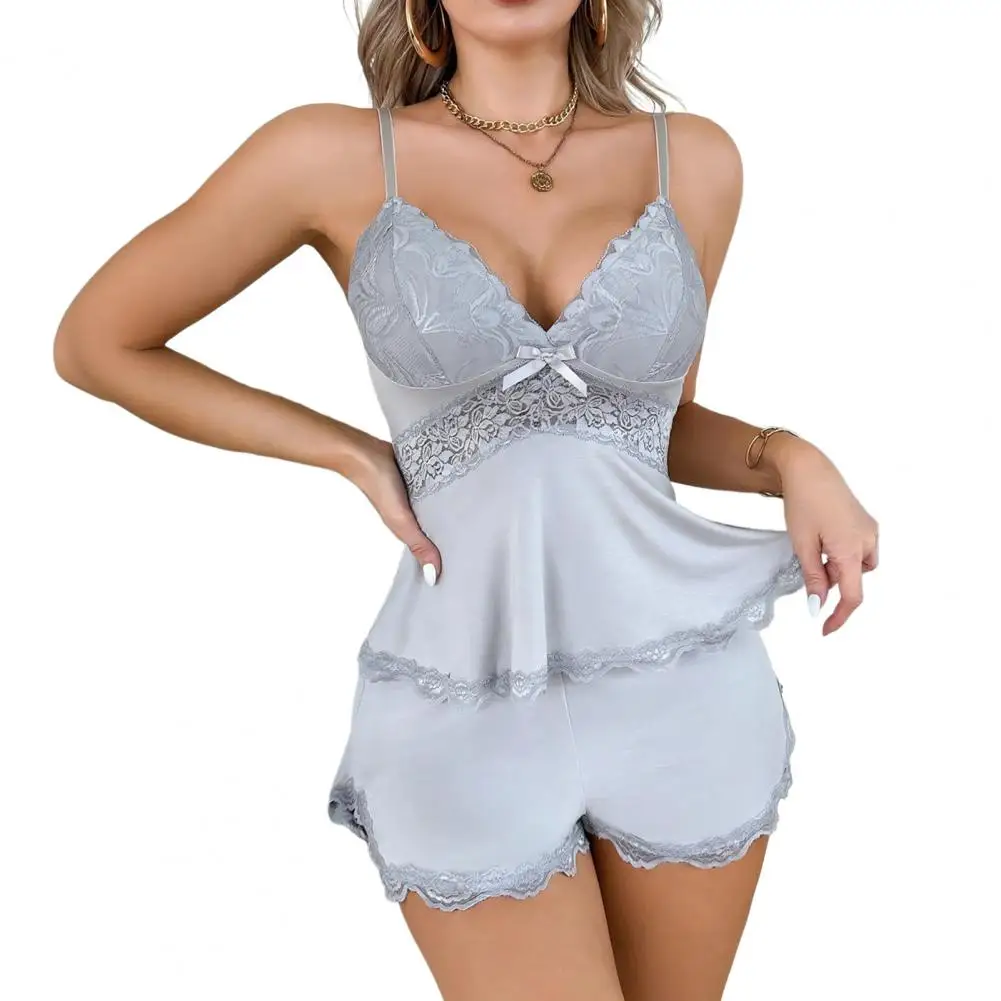 Pyjama en dentelle pour femme, ensemble haut à col en V et short, vêtements de nuit sexy, tenue de détente avec détails élégants, respirant