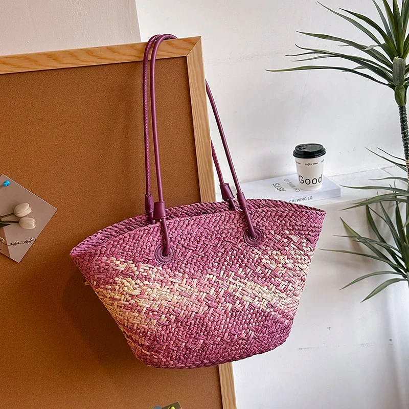 Colorful large capacity grass woven simple hand-held natural grass hand hollowed out woven bag for vacation beach, no logo