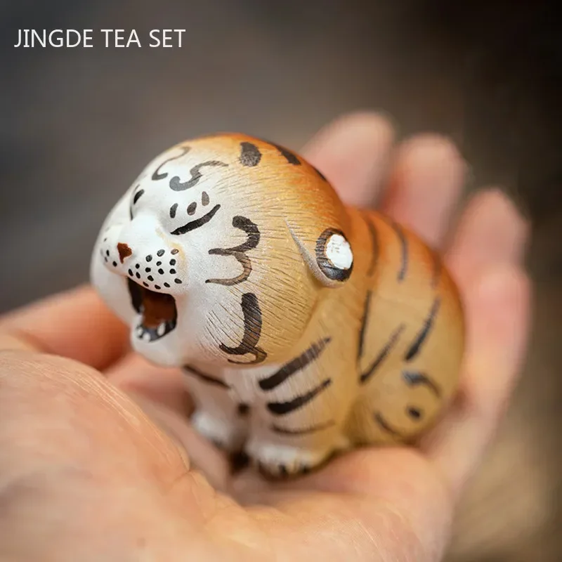 Boutique Tea Pet Ornaments Hand Painted Tiger Model Tea Table Decoration Chinese Yixing Purple Clay Tea Set Accessories