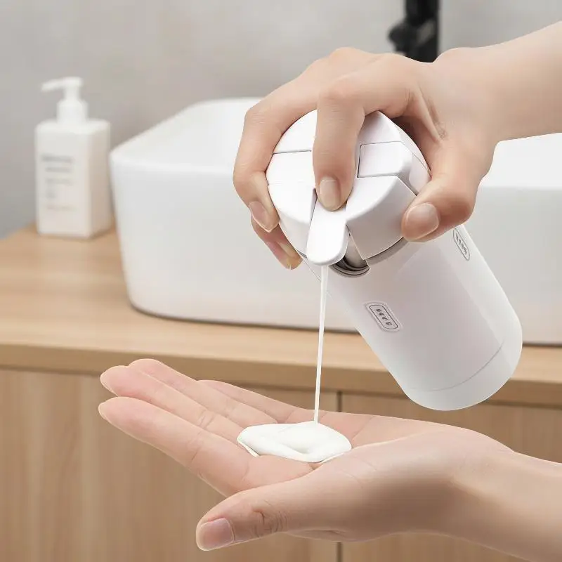 4 In 1 Refillable Travel Dispenser Bottle Set Leakproof Portable Lightweight Containers for Perfume Shampoo Holiday Trip