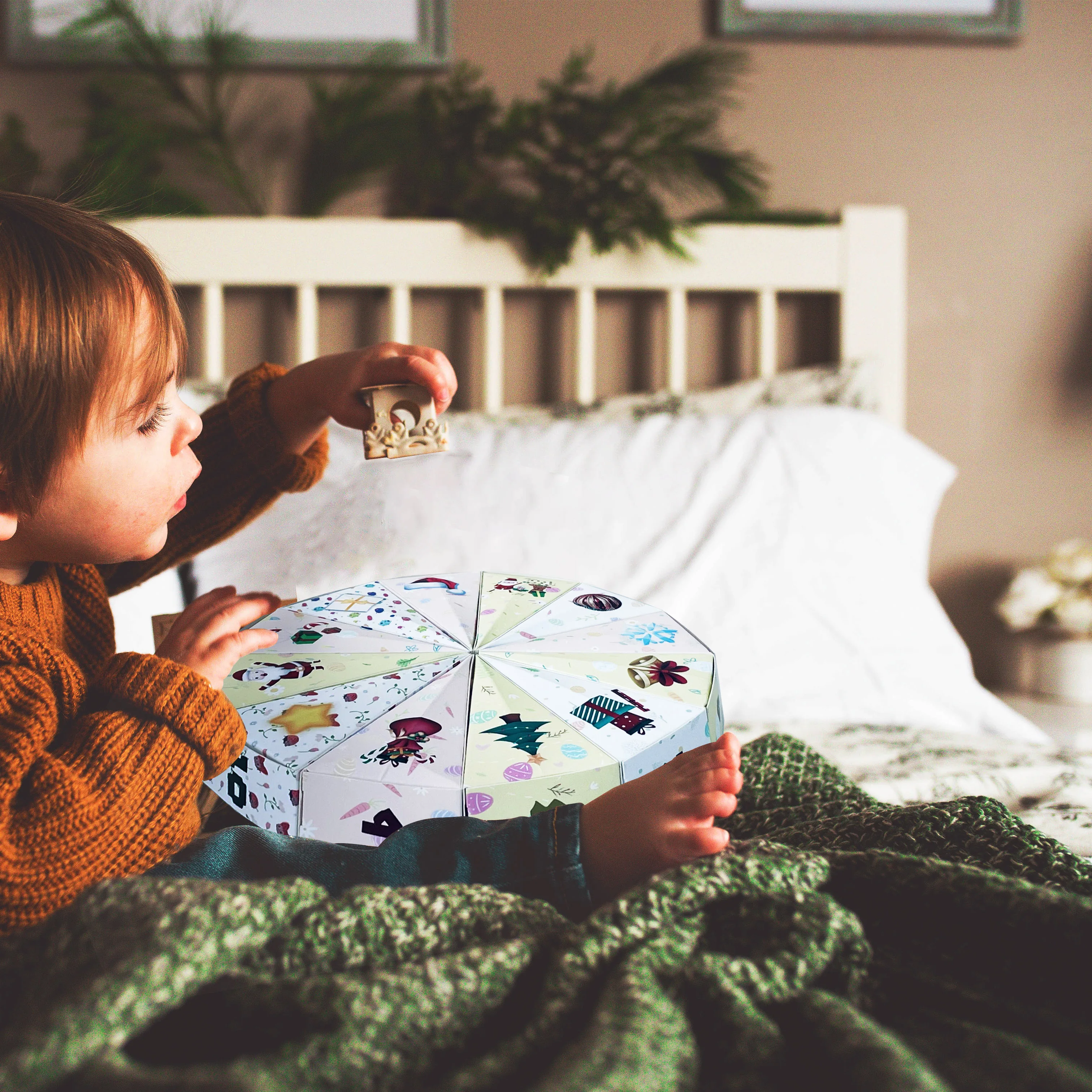 Customization.Round Shape Advent Calendar Candy Nuts Kernels Chocolate Gift Packaging Box Empty Candy Boxes