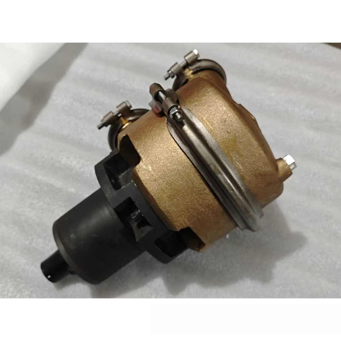 

K19 engine seawater pump 3074540 3049158