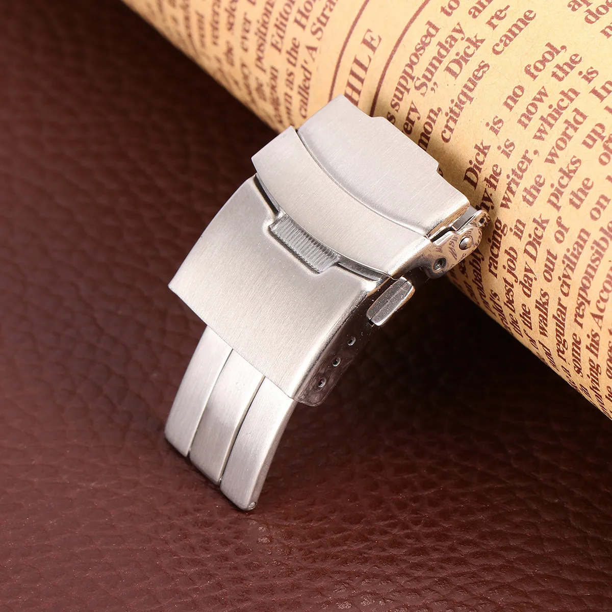 

1Pcs Watch Band Buckle Stainless Steel Solid Clasp Compatible with Steel Watch Bands Durable Luxury 22mm Silver
