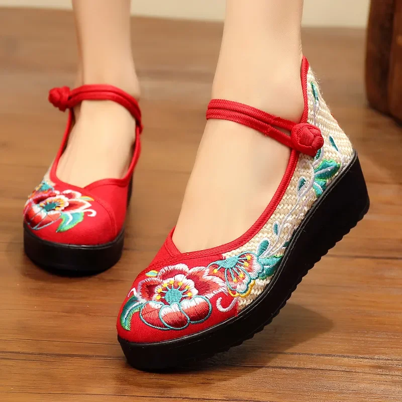 Women Fashion Round Toe Height Increased Chinese Embroidery Anti Skid Shoes Lady Casual Sweet Cute Retro Dance Shoes Zapato A233