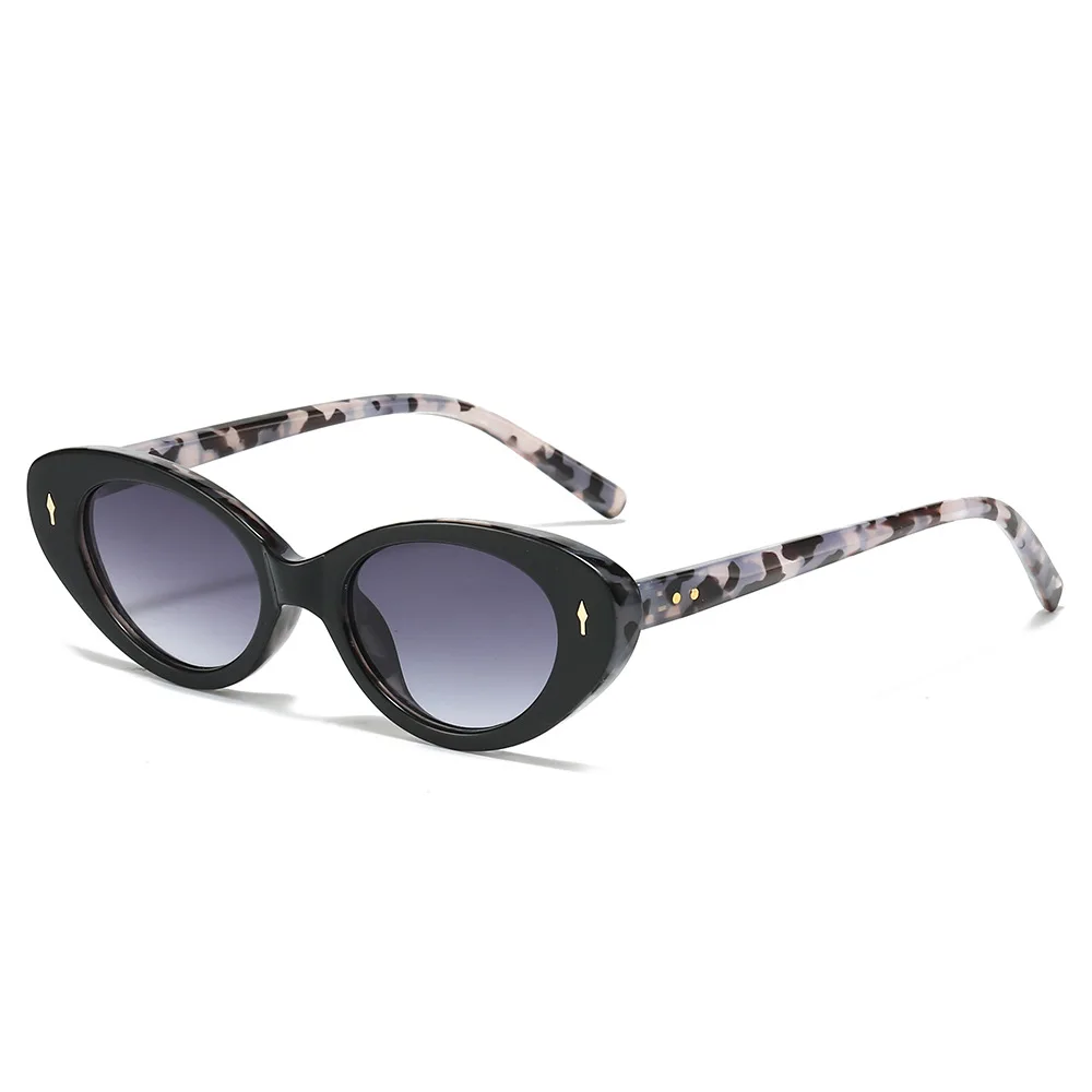 

Fashion Small Oval Sunglasses Women Men Rivets Shades Retro Eyewear Luxury Sun Glasses UV400 Brand Oculus Female Gafas