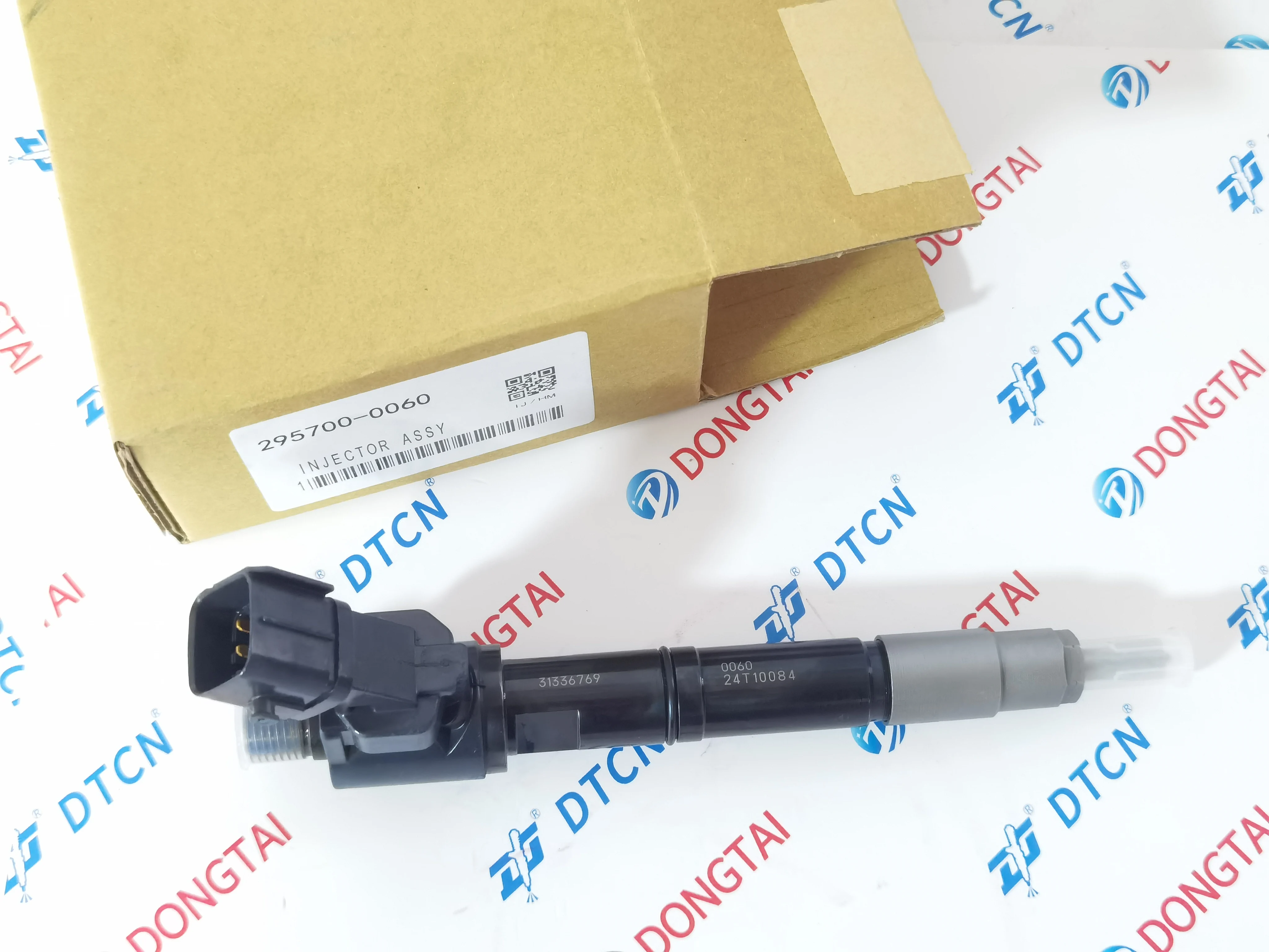 DEN-SO COMMON RAIL INJECTOR 31336769 295700-0060