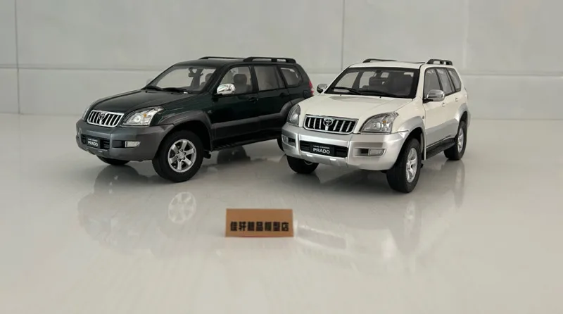 

Новинка! Специальная цена! Коллекционная модель внедорожника Toyota Land Cruiser 2008 GX из литого металла в масштабе 1:18. Идеально для демонстрации и коллекции.