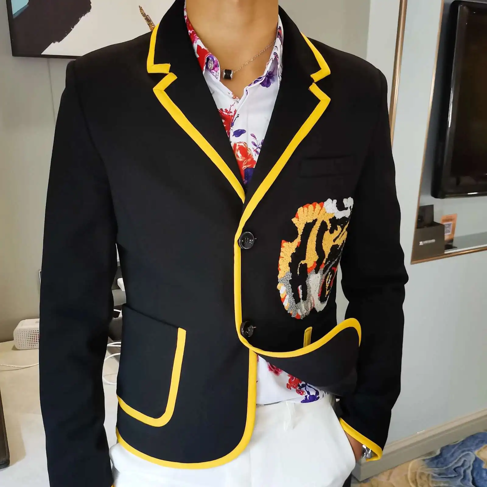 

Men Blazer Jacket Flocking Tiger Head Coat Male Trend Hip-hop Stage Costumes For Singer Tide Men Blazer Casual Stylish Blazer