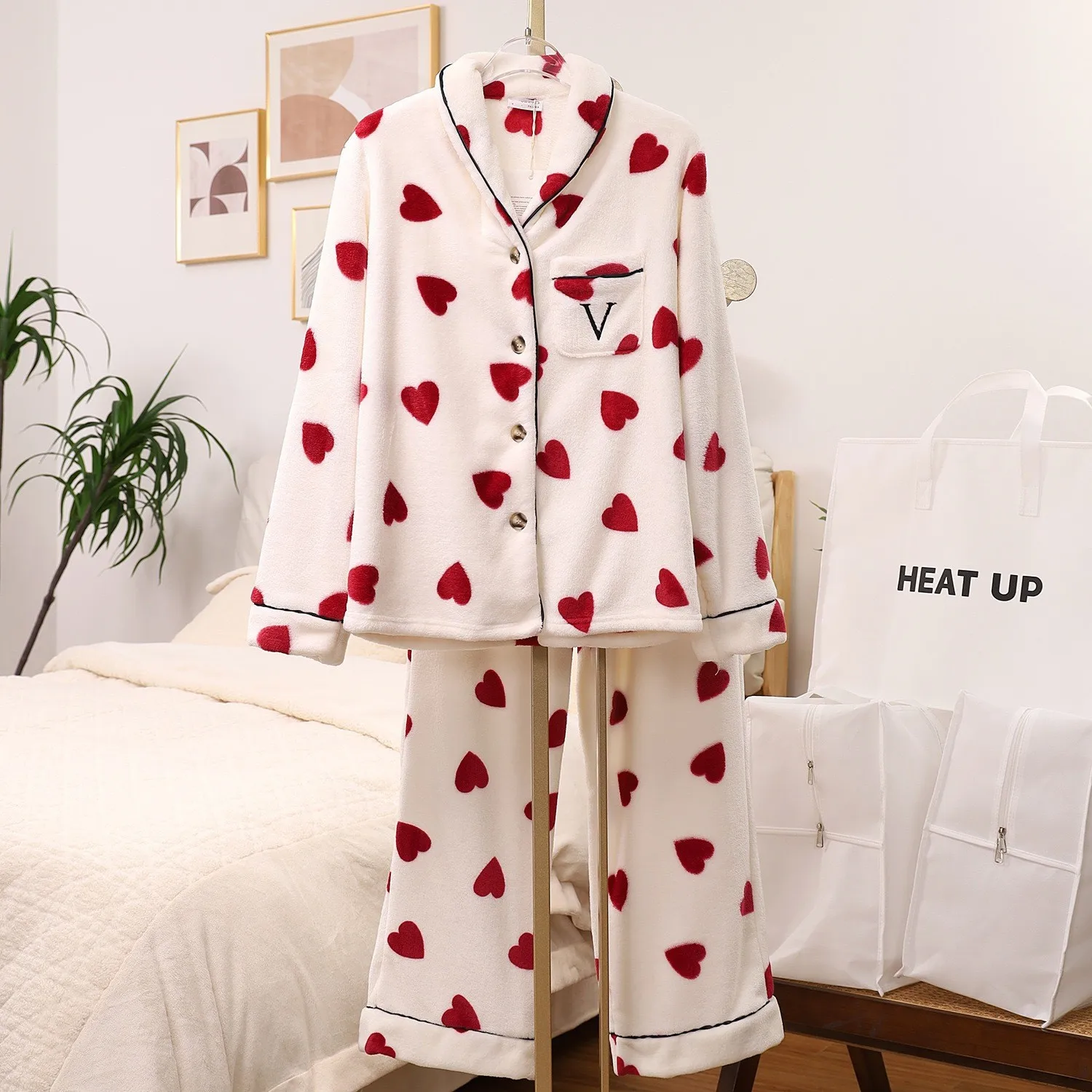 

Winter Warm Pajamas Set Coral Fleece Nightwear Female Print Home Clothes Lapel Pyjamas Suit 2Piece Set Outfit Loose Sleepwear