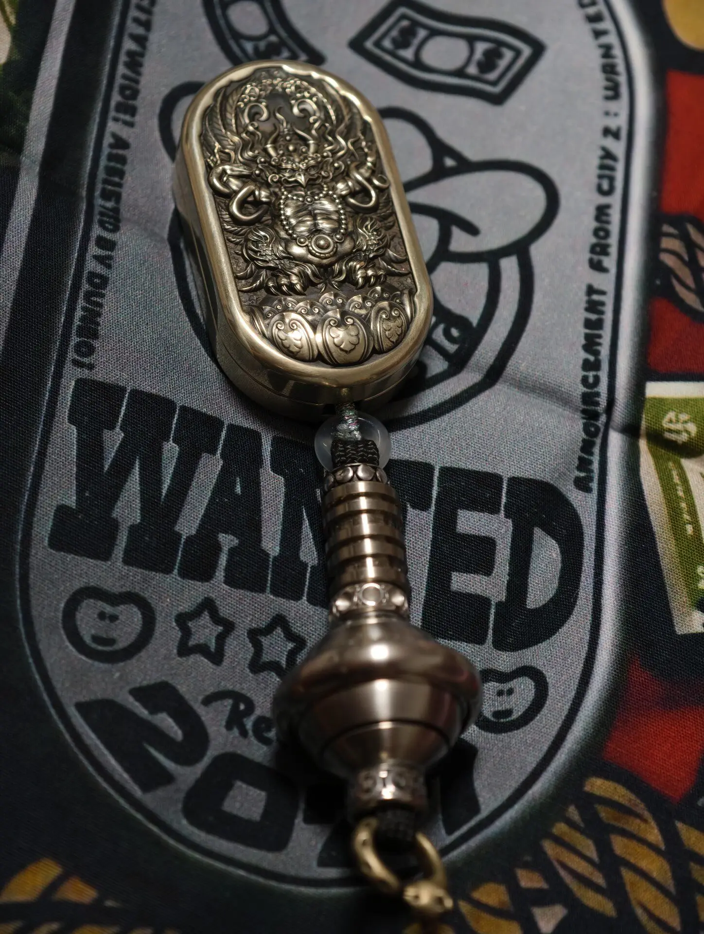 Used EDC Leyang, Magic Art, White Copper Fine Carving Dapeng Bird Push Card, Second-hand Near