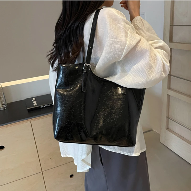 Leisure Soft Leather Large Capacity Tote Bag Women\'s 2024 New Advanced Sense Wedding Handbags Versatile Single Shoulder Bags