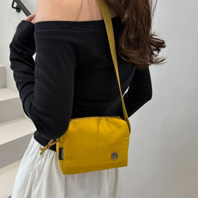 Einfache Mini-Umhängetasche für Damen, Modische Sling-Bag, Kompakte Reißverschlusstasche, Handtasche für Ausflüge, Tägliches Pendeln, Lässige Crossbody-Tasche – Detail 3