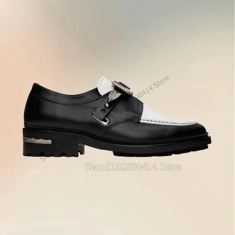 รองเท้าโลฟเฟอร์ผู้ชายแบบสวม ดีไซน์เย็บตกแต่งหัวเข็มขัดโลหะสีดำขาว แฟชั่นหรูหรา ทำมือ เหมาะสำหรับงานปาร์ตี้ งานเลี้ยง และใส่ลำลอง