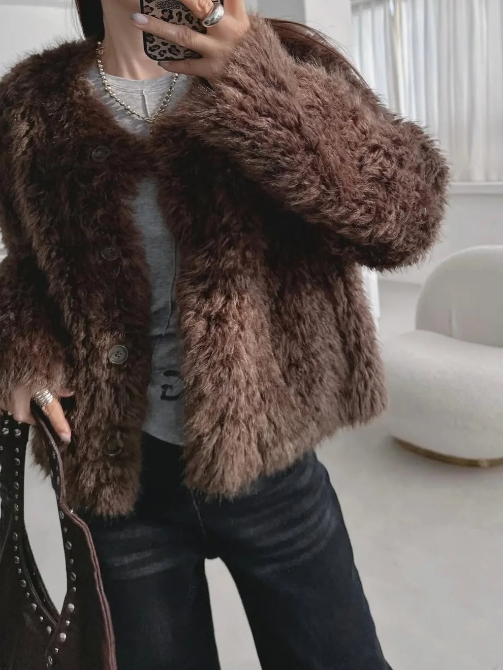 Chic automne hiver rétro simple bouton rond Ne Faion chaud manteau de fourrure d'agneau femmes écologique fourrure douce moyenne mince