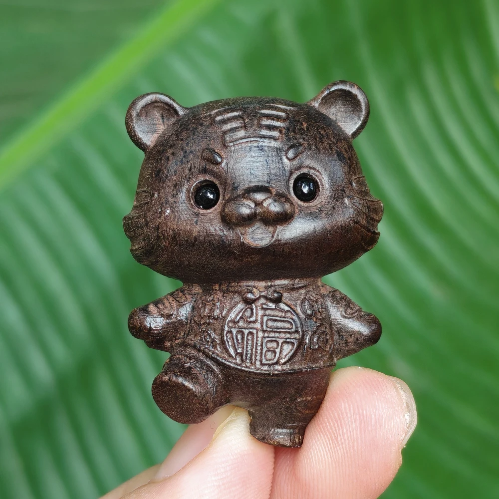 Hand-Carved Wooden Tiger Figurine Ornament, Ethnic Style, Animal Theme, Suitable for Halloween Decorations, Holiday Decorations, Party Decorations, Men's Gifts, Housewarming Gifts, Interior Decorations, Tabletop Decorations, Study Room