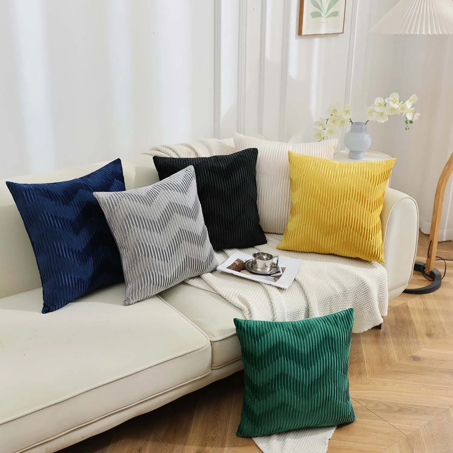 

W-pattern crumpled pillow cover cushion cover, soft, comfortable, fashionable and simple, suitable for living room, bedroom sofa