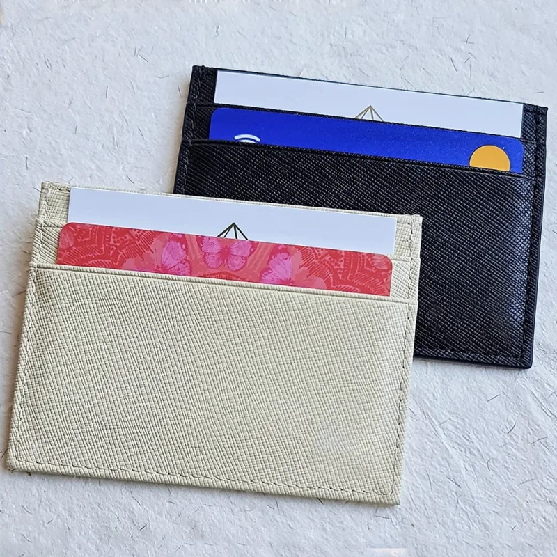 Porta carte di credito in pelle personalizzato portafoglio per carte di credito RFID Saffiano nome iniziale personalizzato minimalista regalo all'ingrosso per lei