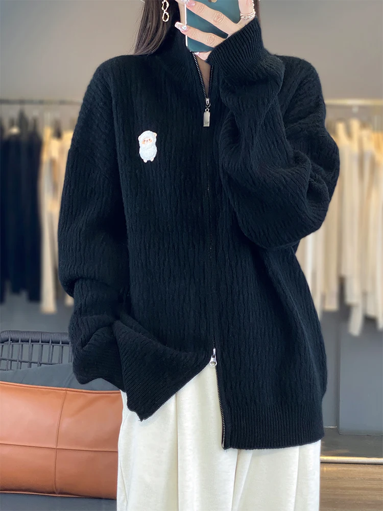 سترة نسائية من صوف ميرينو 100% مع منشفة خروف مطرزة مريحة للخريف والشتاء سترة بياقة ثابتة مع سحاب