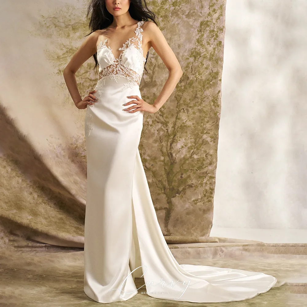 Curvy Sexy Mermaid Wedding Dress Spaghetti‑Straps V‑Neck Floral Lace Cut‑Out Back Ruched Detail Satin Bridal Gown for Women 2026