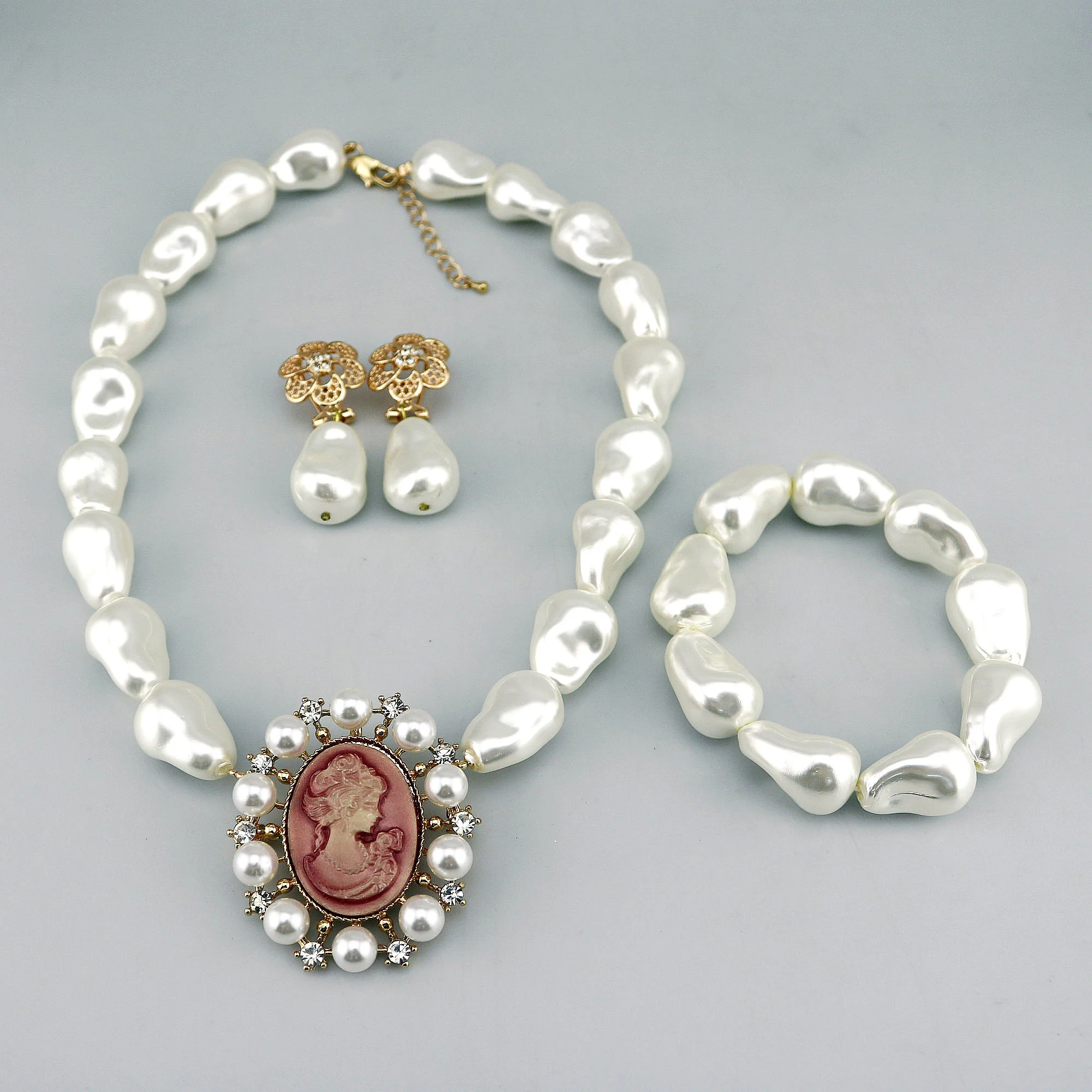 Unique Special Pearl Jewelry Set For Women Gentle Stunning Charming Necklace Torque Choker Long Chain Jewellery for Wedding