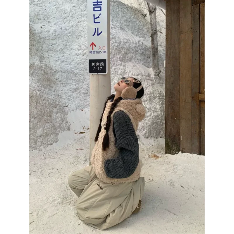 Damska nowa jesienno-zimowa kamizelka z kapturem, retro, z uszami misia, z aksamitu jagnięcego, ocieplana bawełną.