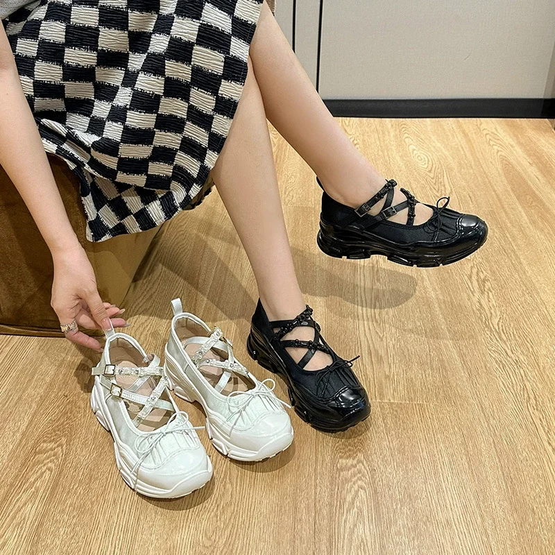 

2025 spring and autumn women's low heels Korean style pearl chain party and work wear mary jane flats Ladies' casual boat shoes