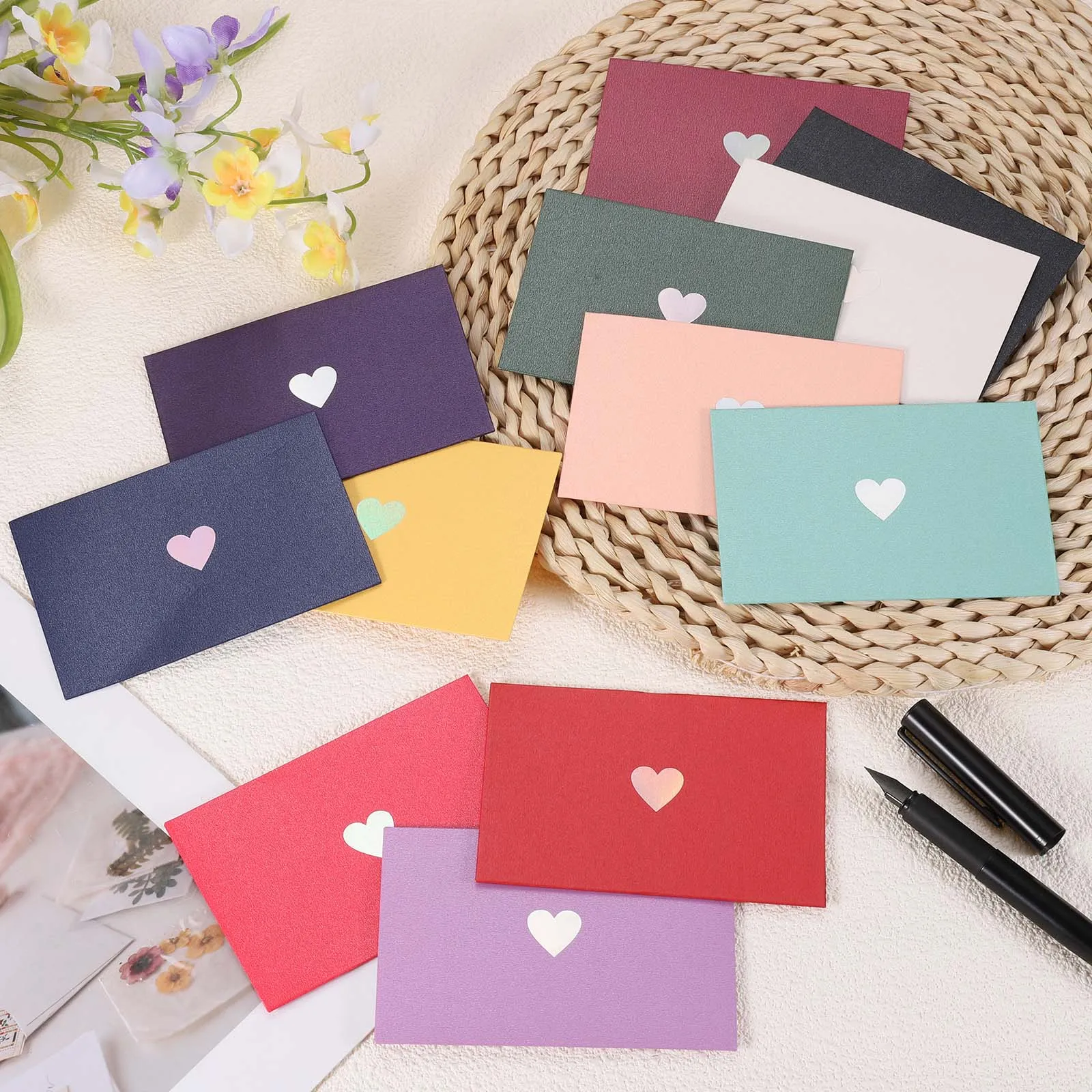 

20Pcs/Set Mini Card Envelopes Pearlescent Paper Envelopes Business Greeting Cards Holder with Heart Pattern for Birthday Wedding