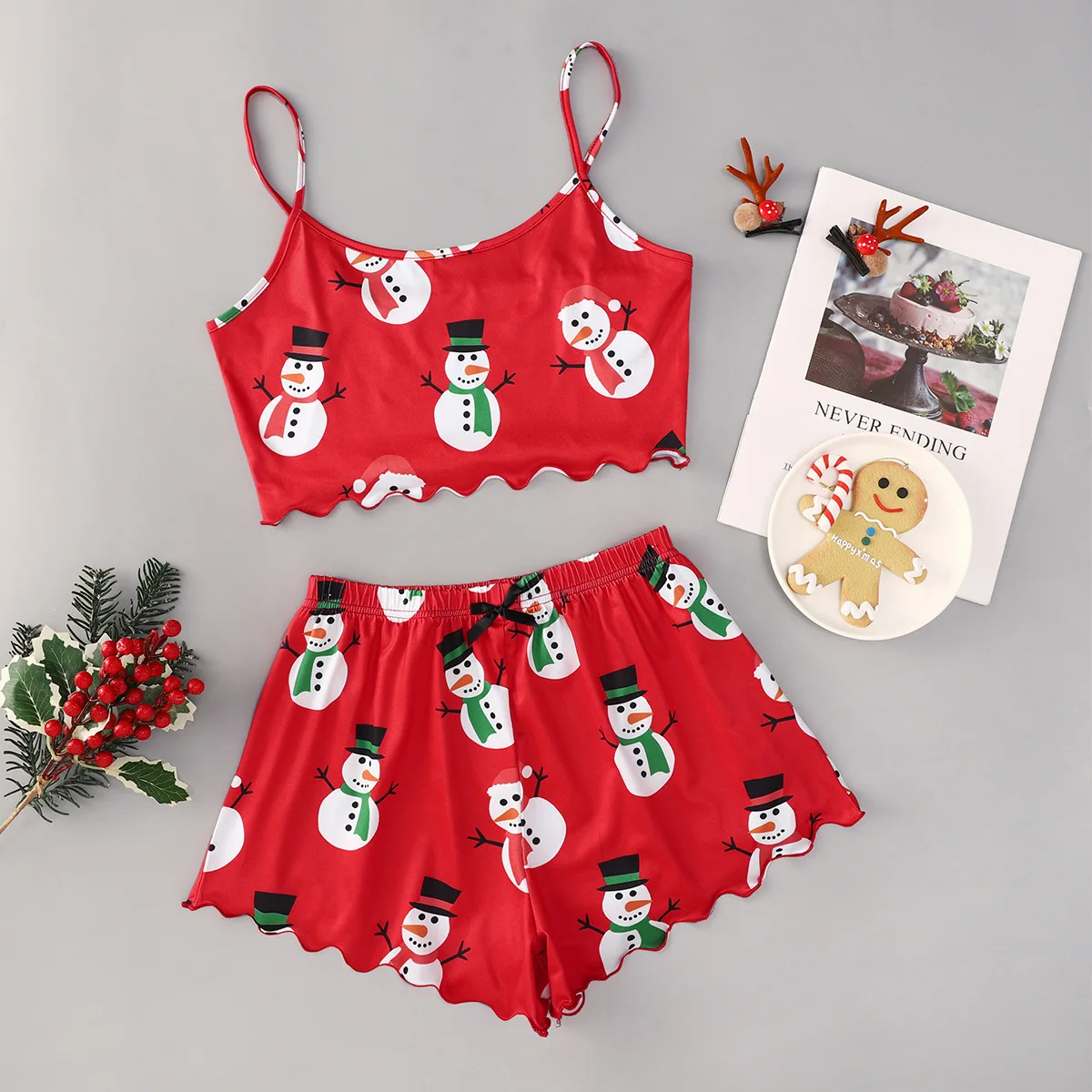 

Cute Christmas Snowman Print Pajama Set Women's Sleepwear Spaghetti Strap Crew Neck Top and Shorts Sets Loungewear