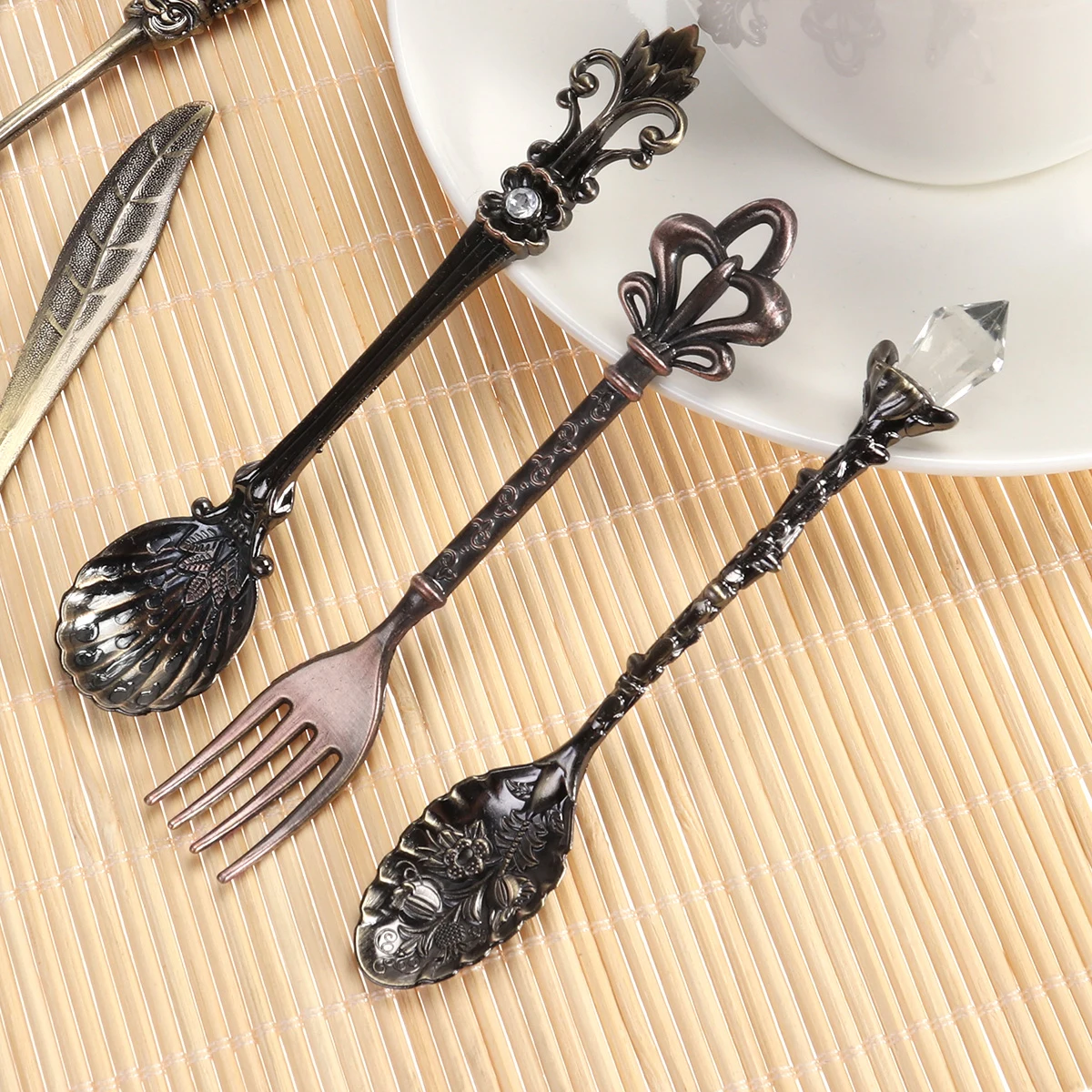 

6pcs Palace Tableware Vintage Royal Spoon Fork Set Coffee Dessert Serving Utensils Safe Rounded Tines Children Size